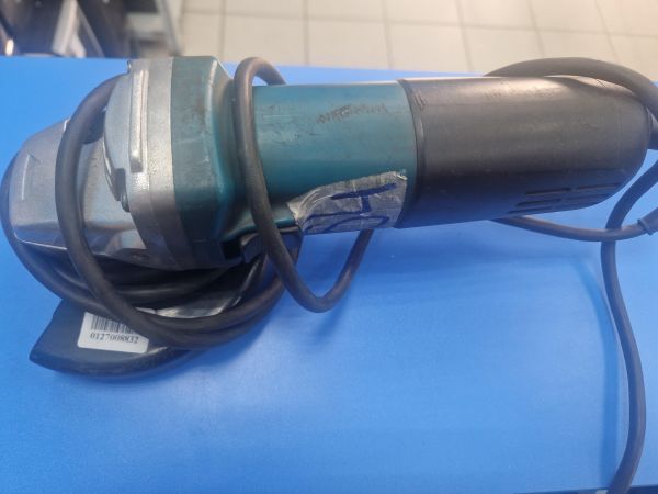 Купить Makita 9555HN в Иркутск за 1900 руб.