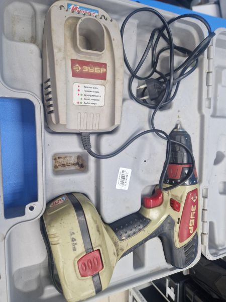 Купить ЗУБР ЗДА-14.4-2 КИ с СЗУ в Иркутск за 1600 руб.