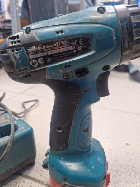 Купить Makita 6271D с СЗУ в Иркутск за 1600 руб.