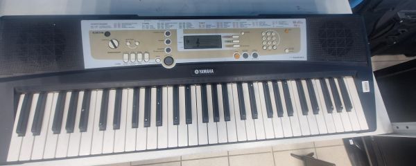 Купить Yamaha PSR-R200 в Иркутск за 3700 руб.