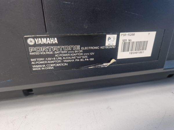 Купить Yamaha PSR-R200 в Иркутск за 3700 руб.