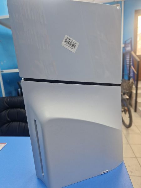 Купить Sony PlayStation 5 Slim 1TB (CFI-2000, с дисководом) в Иркутск за 41800 руб.
