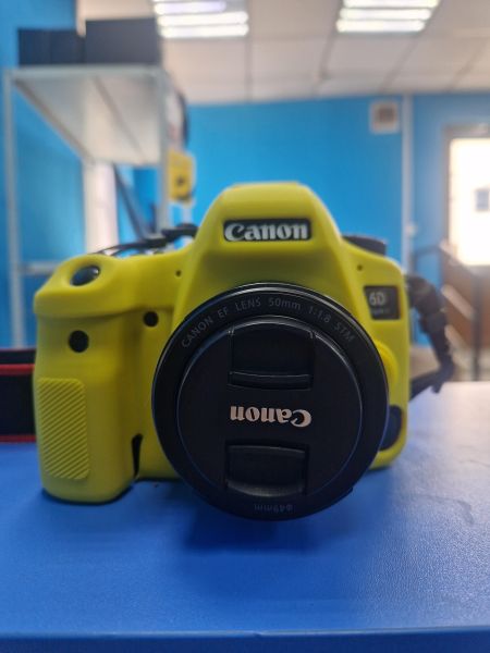 фотоаппарат Canon EOS 6D Mark II kit (DS126631) с СЗУ в Иркутск