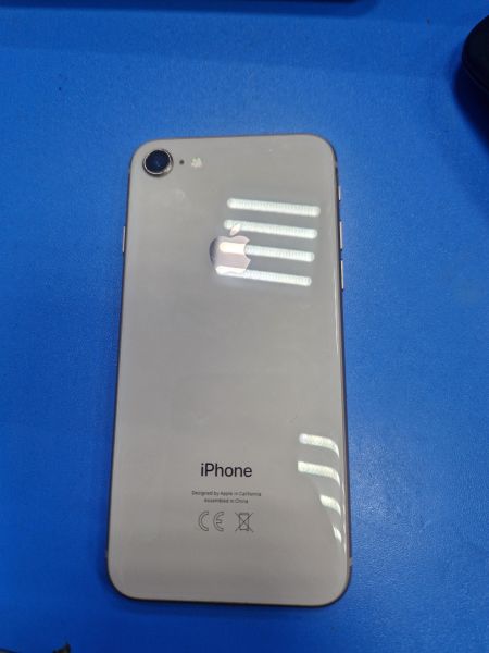 Купить Apple iPhone 8 64GB в Иркутск за 4400 руб.