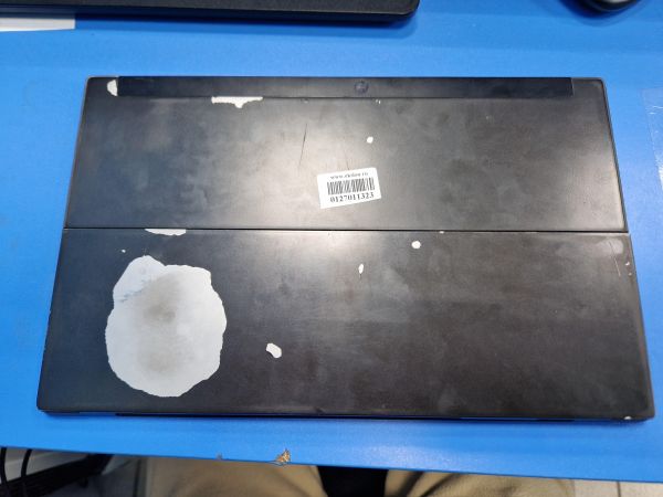 Купить Microsoft Surface RT 64GB (1516) (без SIM) с СЗУ в Иркутск за 2600 руб.