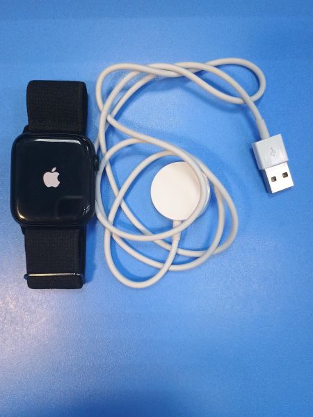 умные часы и браслеты Apple Watch SE 2 44mm (A2723) с СЗУ в Иркутск