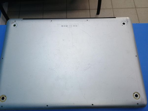 ноутбук Apple MacBook Pro 15 Mid 2010 4/128GB (A1286) в Иркутск
