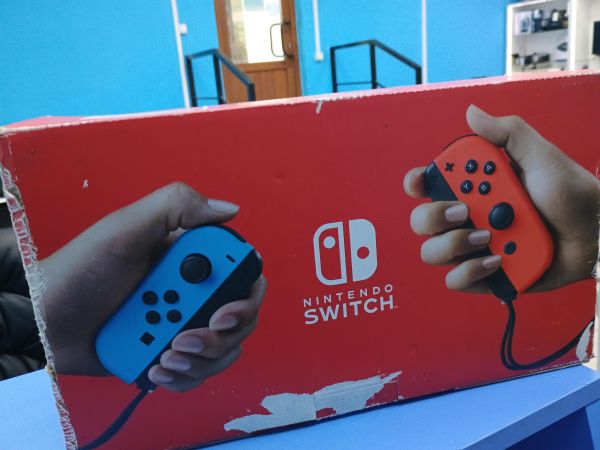 игровая приставка Nintendo Switch HAC-001(-01) в Иркутск