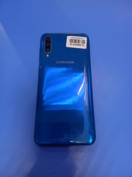 Купить Samsung Galaxy A50 2019 4/64GB (A505FN) Duos в Чита за 6399 руб.