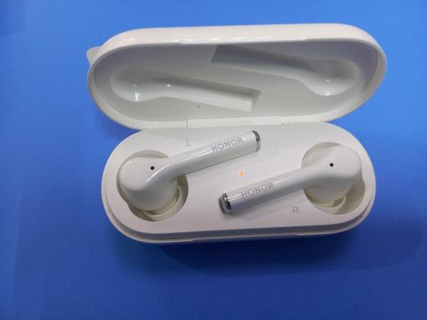 Купить Honor Magic Earbuds (FlyPods 3) WAL-AT021/WAL-AT020 в Чита за 999 руб.