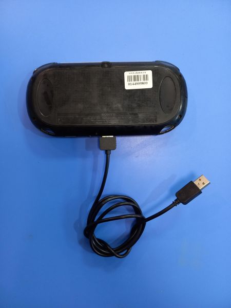 Купить Sony PlayStation Vita (PCH-1108) с СЗУ в Чита за 8700 руб.