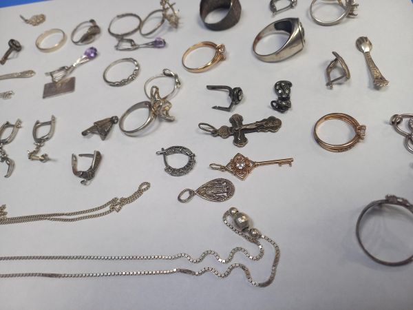 Купить Лом или горсть серебро 925 77,34g, вес изделия 81.81g в Чита за 5800 руб.