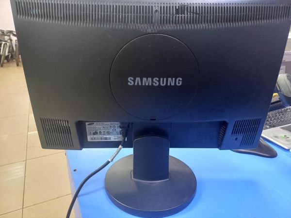 монитор Samsung SyncMaster 2243SN в Чита