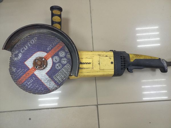 шлифмашина угловая сетевая Hanskonner HAG24230ECH в Чита