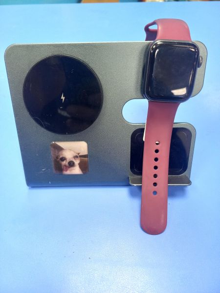 умные часы и браслеты Apple Watch SE 40mm (A2351) с СЗУ в Чита