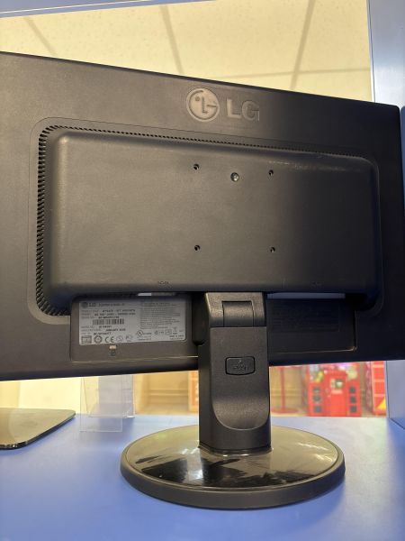 Купить LG Flatron W1942S в Томск за 850 руб.