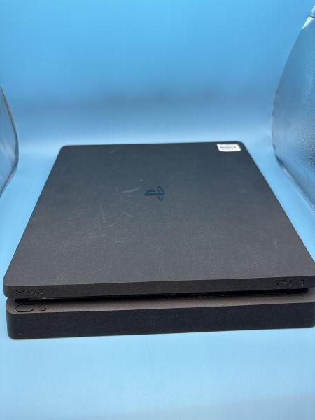 Купить Sony PlayStation 4 Slim 500GB (CUH-2108A) в Томск за 15300 руб.