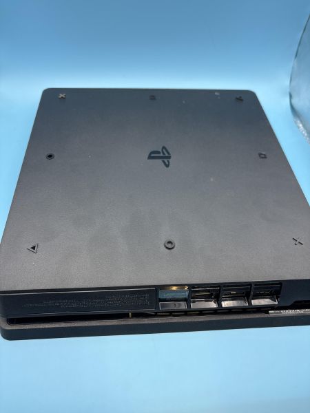 Купить Sony PlayStation 4 Slim 500GB (CUH-2108A) в Томск за 15300 руб.