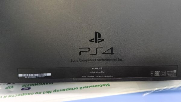 Купить Sony PlayStation 4 500GB (CUH-1108A) в Томск за 13800 руб.