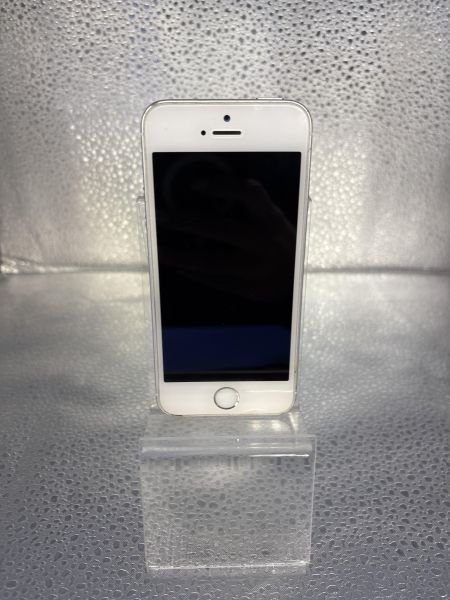 Купить Apple iPhone SE 1st gen. 2016 32GB в Томск за 1100 руб.