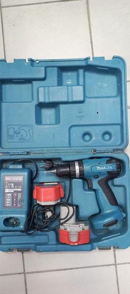 Купить Makita 8281D с СЗУ в Томск за 4100 руб.
