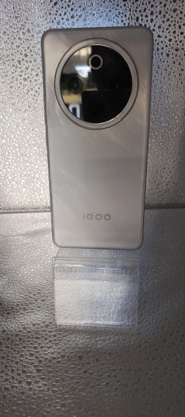 Купить iQOO Z10 12/256GB (I2407) Duos в Томск за 12900 руб.