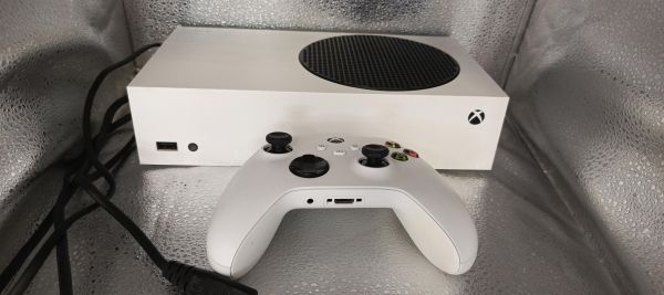 Купить Microsoft Xbox Series S 512GB (1883) в Томск за 20600 руб.
