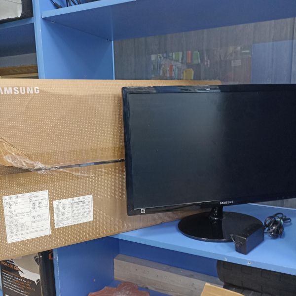 Купить Samsung S24D300H в Томск за 600 руб.