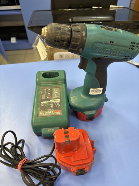 шуруповёрт аккумуляторный Makita 6280D с СЗУ в Томск
