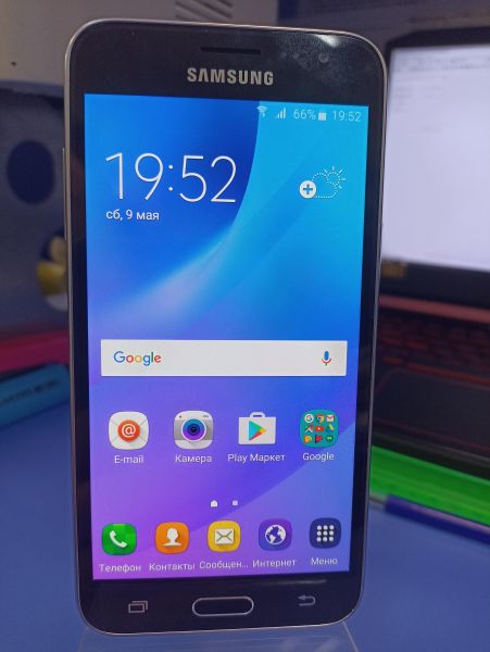 сотовый телефон Samsung Galaxy J3 2016 (J320FN) в Томск