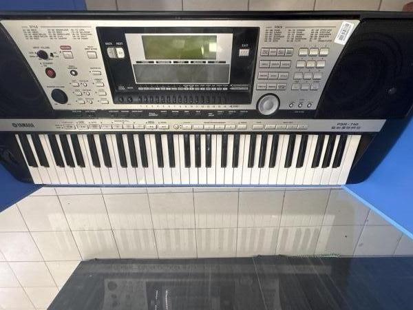 синтезатор Yamaha PSR-740 в Томск
