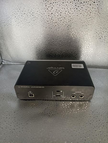 звуковая карта Behringer U-Phoria UMC202HD в Томск