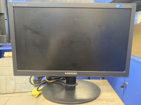 монитор Samsung E1920N в Томск