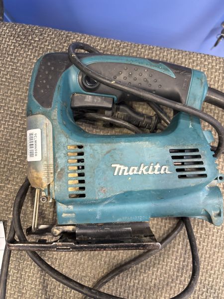 электролобзик Makita 4326 в Томск