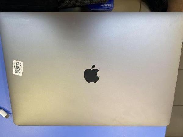 ноутбук Apple MacBook Pro 15 2019 (A1990) (i7, 16/512GB) в Томск