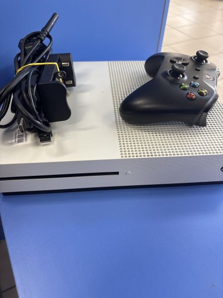 игровая приставка Microsoft Xbox One S 500GB (1681) в Томск