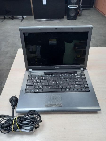 Купить Samsung NP-R425 (Pentium T4400/4GB RAM/250GB HDD) в Томск за 3249 руб.