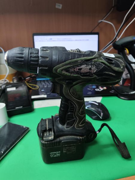 Купить Hitachi DS14DVF3 с СЗУ в Томск за 300 руб.