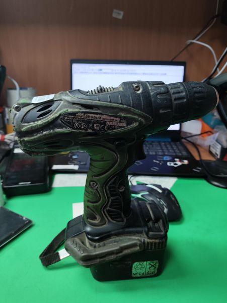 Купить Hitachi DS14DVF3 с СЗУ в Томск за 300 руб.