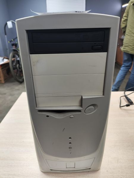 Купить Сборка E8400, GeForce 9600 GT, 4GB RAM, HDD 160GB в Томск за 2499 руб.