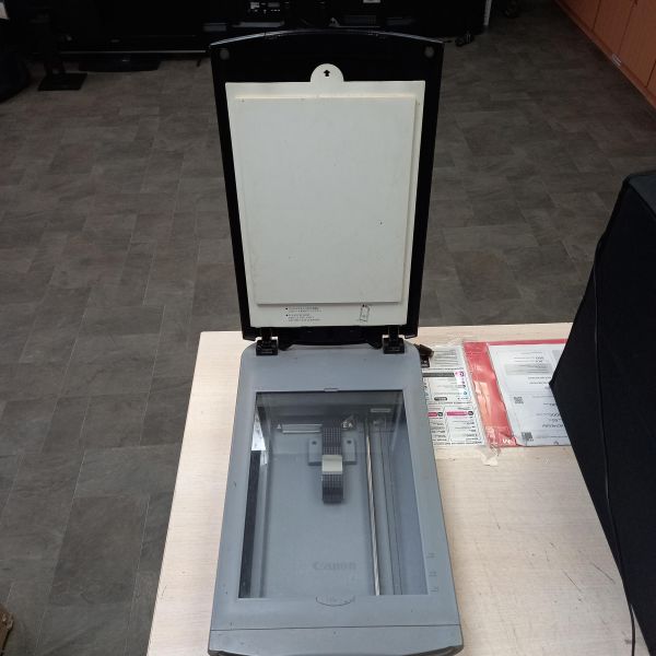 Купить Canon CanoScan 5200F в Томск за 500 руб.