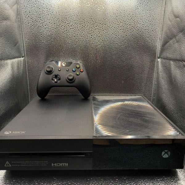 Купить Microsoft Xbox One 500GB (1540) в Томск за 9250 руб.