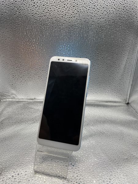 Купить Xiaomi Mi A2 4/64GB (M1804D2SG) Duos в Томск за 3900 руб.