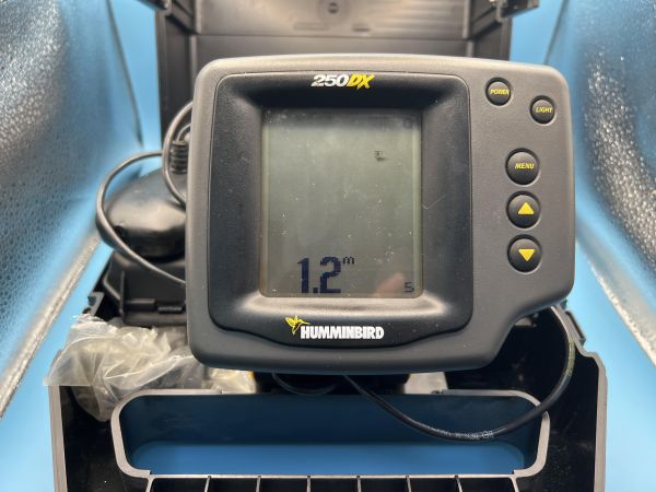 Купить Humminbird 250DX в Томск за 9600 руб.