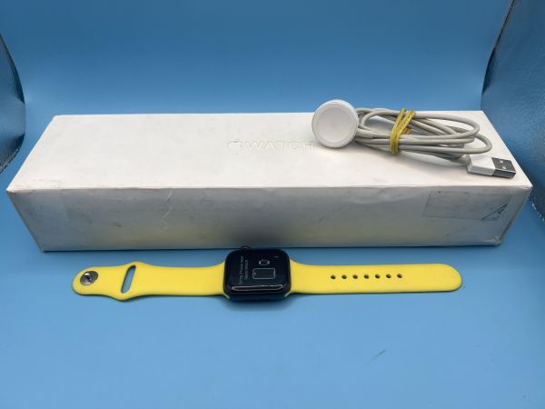 Купить Apple Watch Series 5 40mm (A2092) с СЗУ в Томск за 5400 руб.