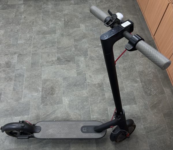 Купить Xiaomi Mijia M365 в Томск за 12200 руб.