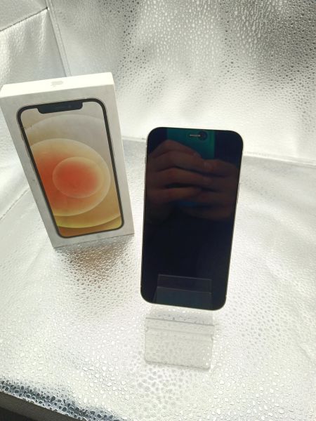 Купить Apple iPhone 12 128GB в Томск за 16500 руб.