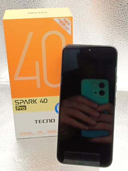 Купить TECNO Spark 40 Pro 8/128GB (KM6) Duos в Томск за 8800 руб.