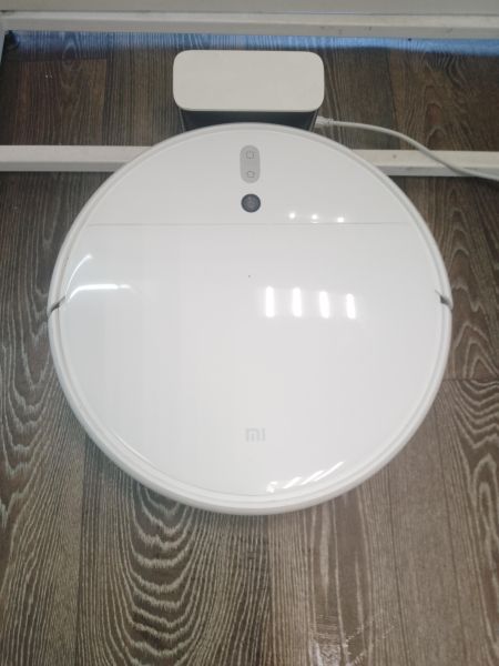 Купить Xiaomi Mi Robot Vacuum Mop (STYTJ01ZHM) с СЗУ в Новосибирск за 4000 руб.