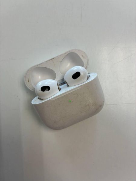 Купить Apple AirPods 3 (A2564, A2565, A2566) в Новосибирск за 3200 руб.